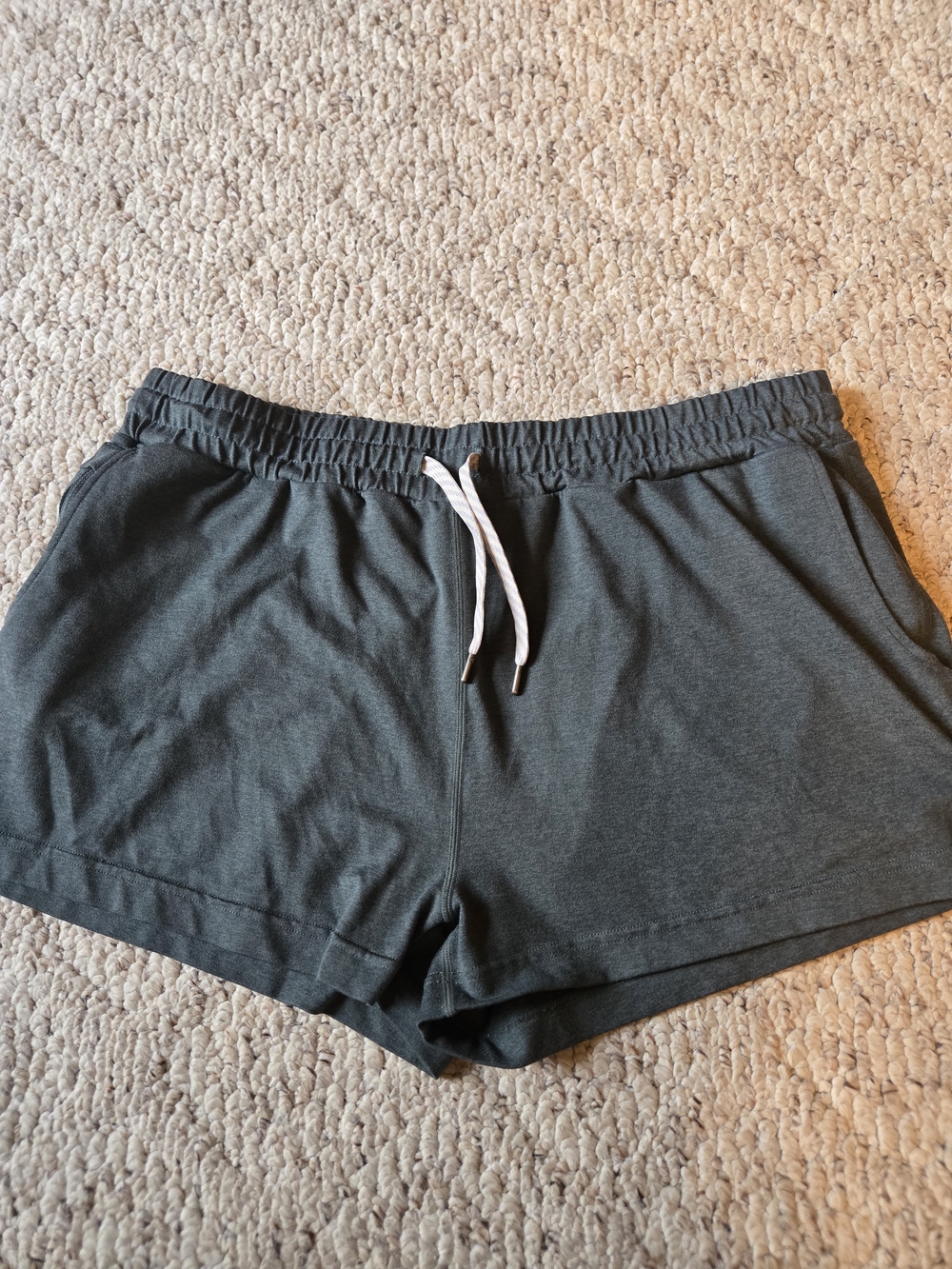 Casual Drawstring Women's Shorts - Green Vuori